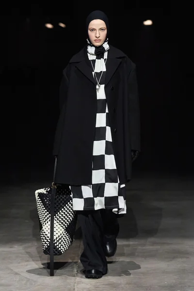 Look 57